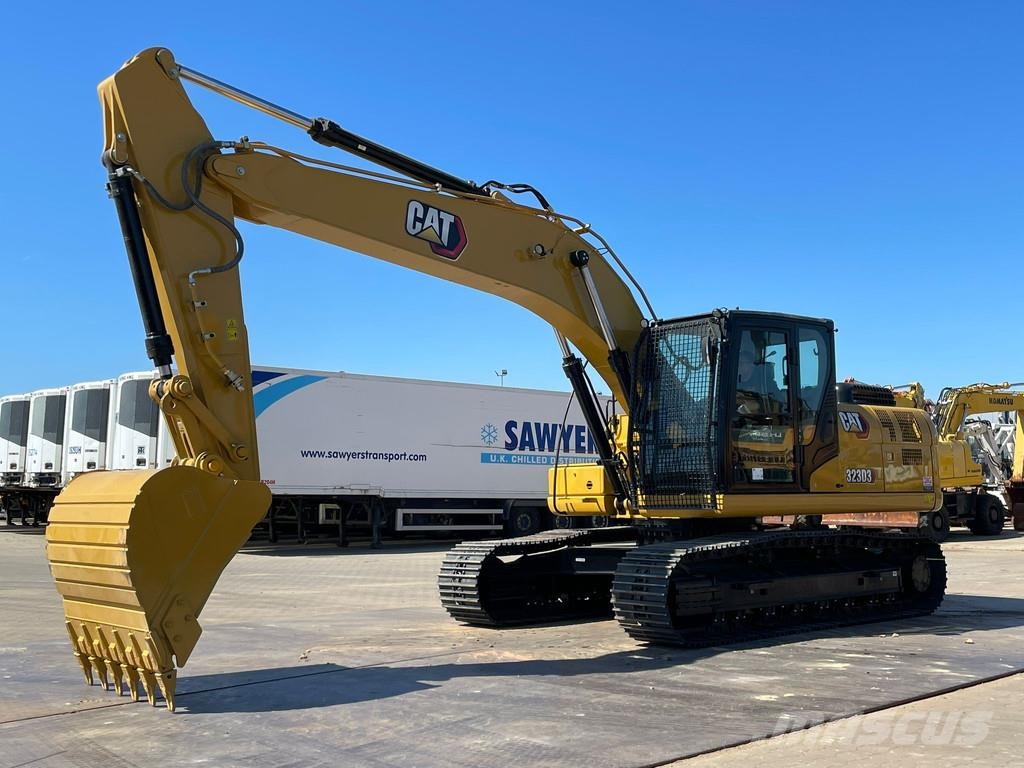 CAT 323D3 حفارات زحافة
