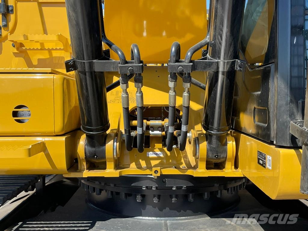 CAT 323D3 حفارات زحافة