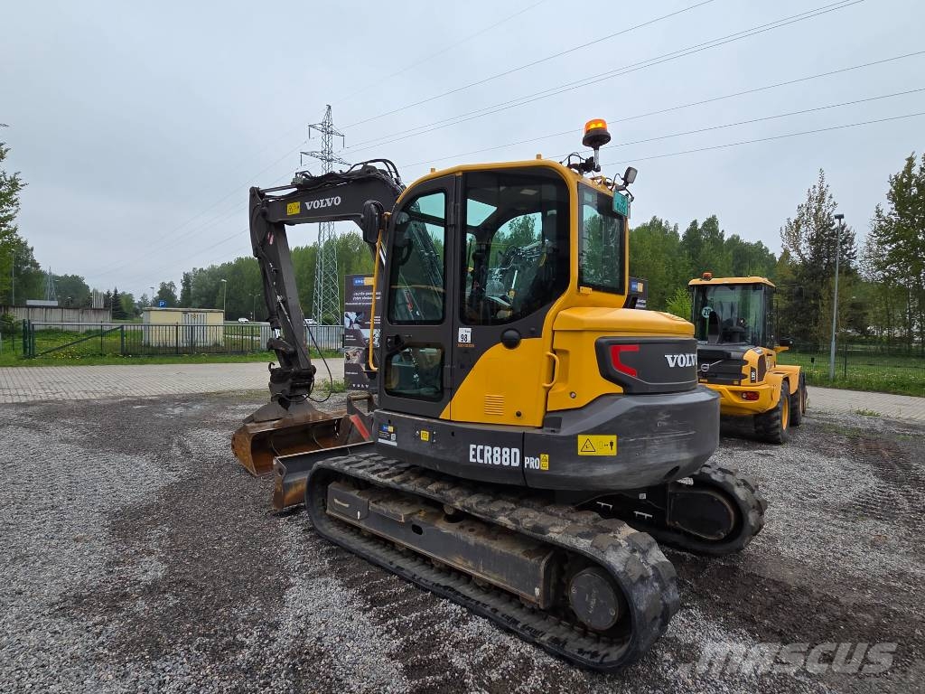 Volvo ECR 88 D حفارات وسط 7 طن - 12 طن