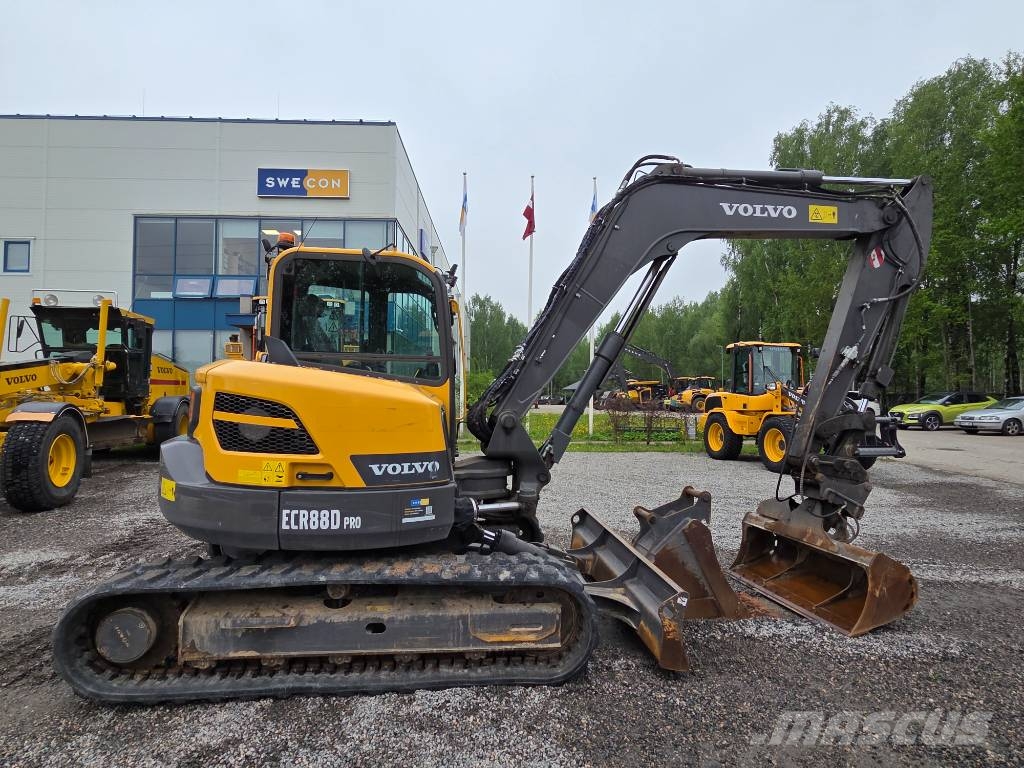 Volvo ECR 88 D حفارات وسط 7 طن - 12 طن
