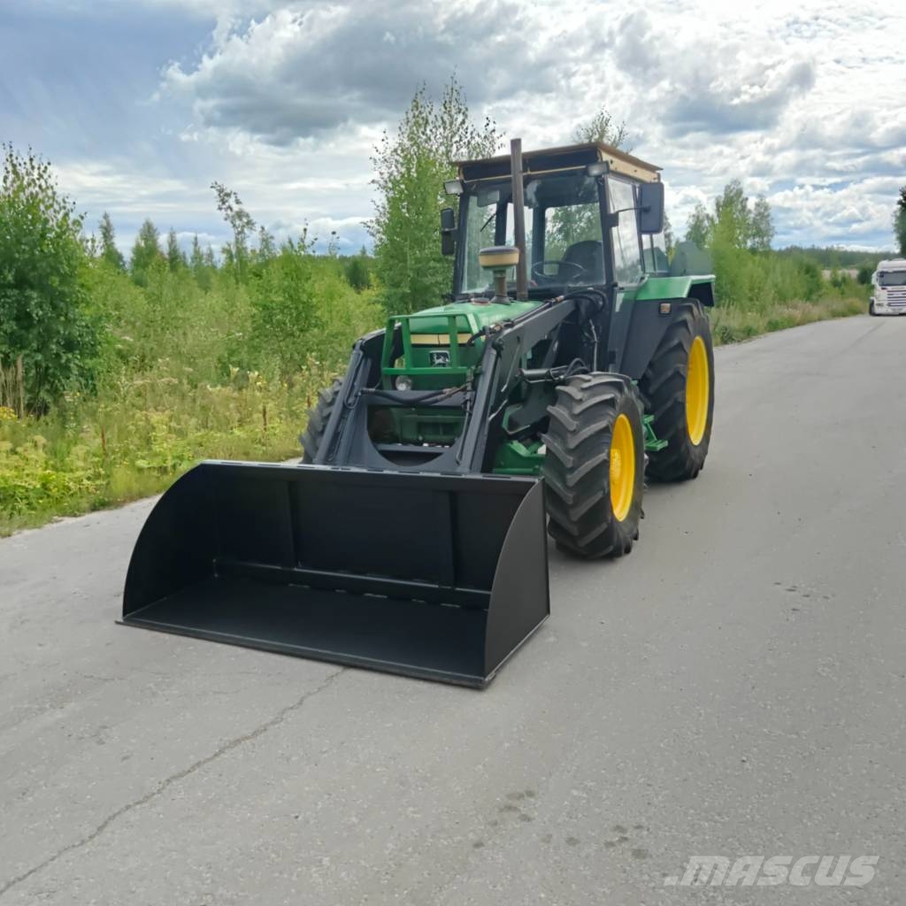 John Deere 2140 Traktorit