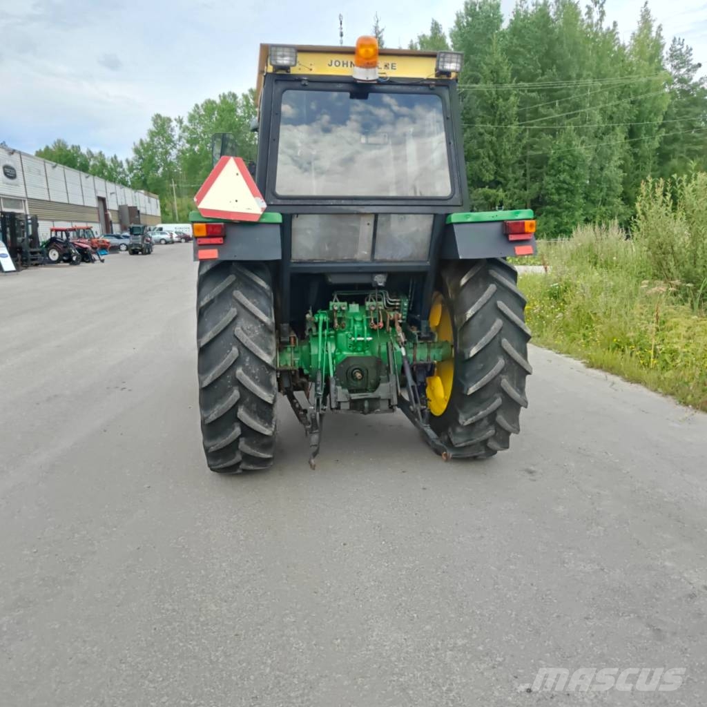 John Deere 2140 Traktorit