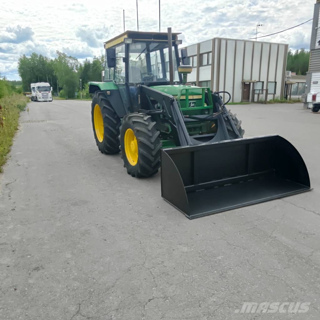 John Deere 2140 Traktorit