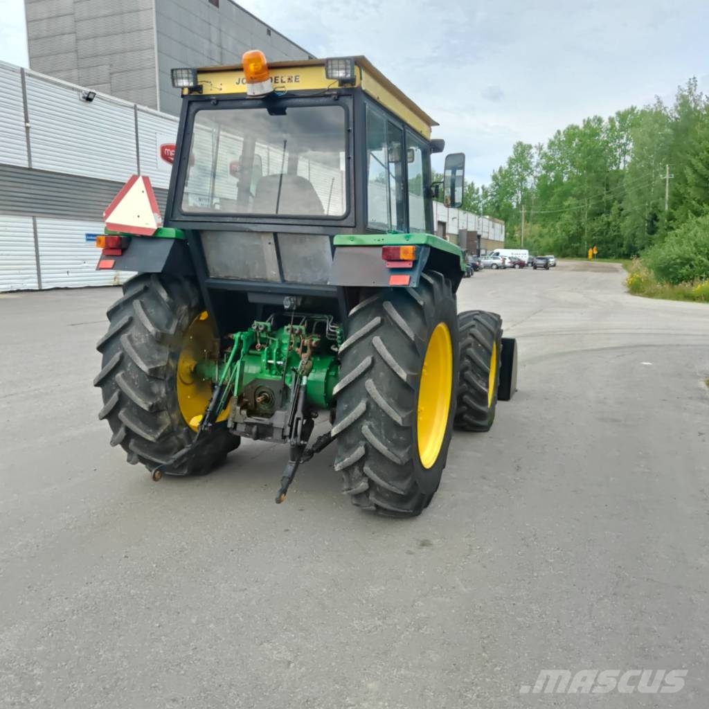 John Deere 2140 Traktorit