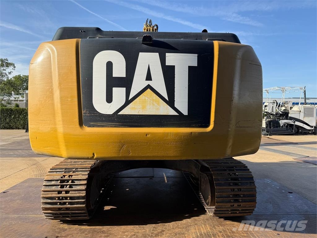 CAT 324E Rupsgraafmachines