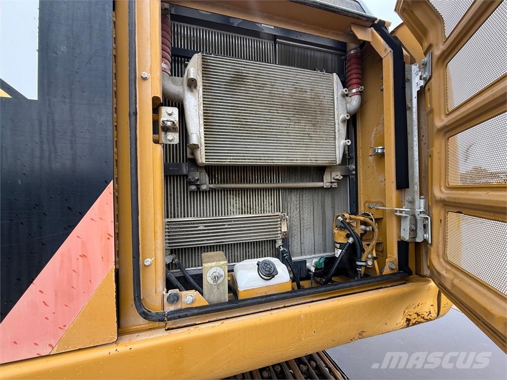 CAT 324E Rupsgraafmachines