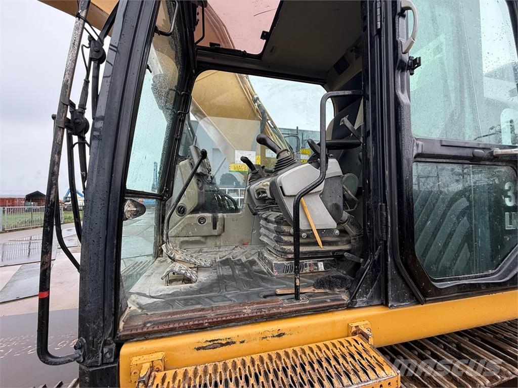 CAT 324E Rupsgraafmachines
