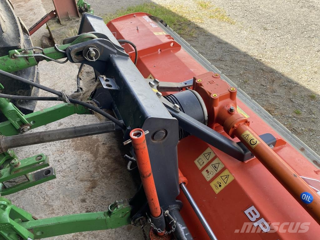 Kuhn BP280 크러셔