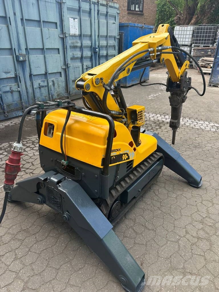 Brokk 90 Міні-екскаватори < 7т