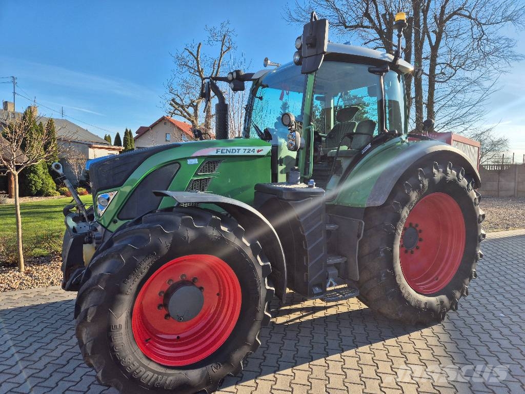Fendt 724 Vario SCR Profi Traktoren
