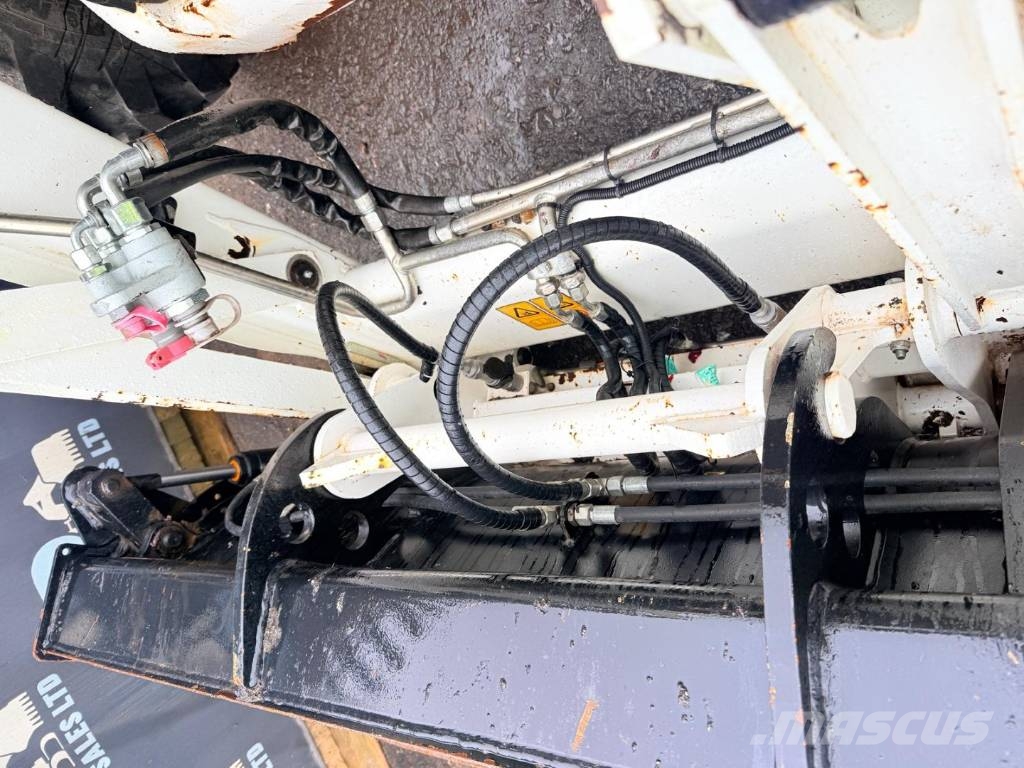 JCB 3 CX Backhoe loaders