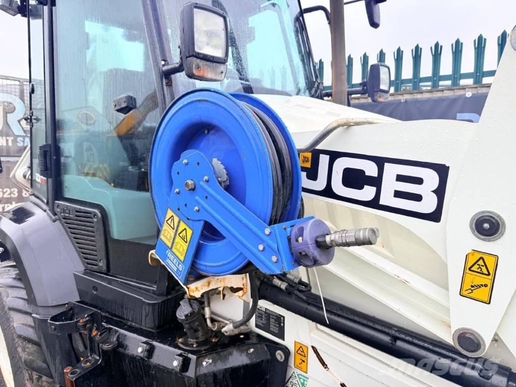 JCB 3 CX Backhoe loaders