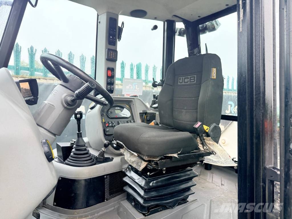 JCB 3 CX Backhoe loaders