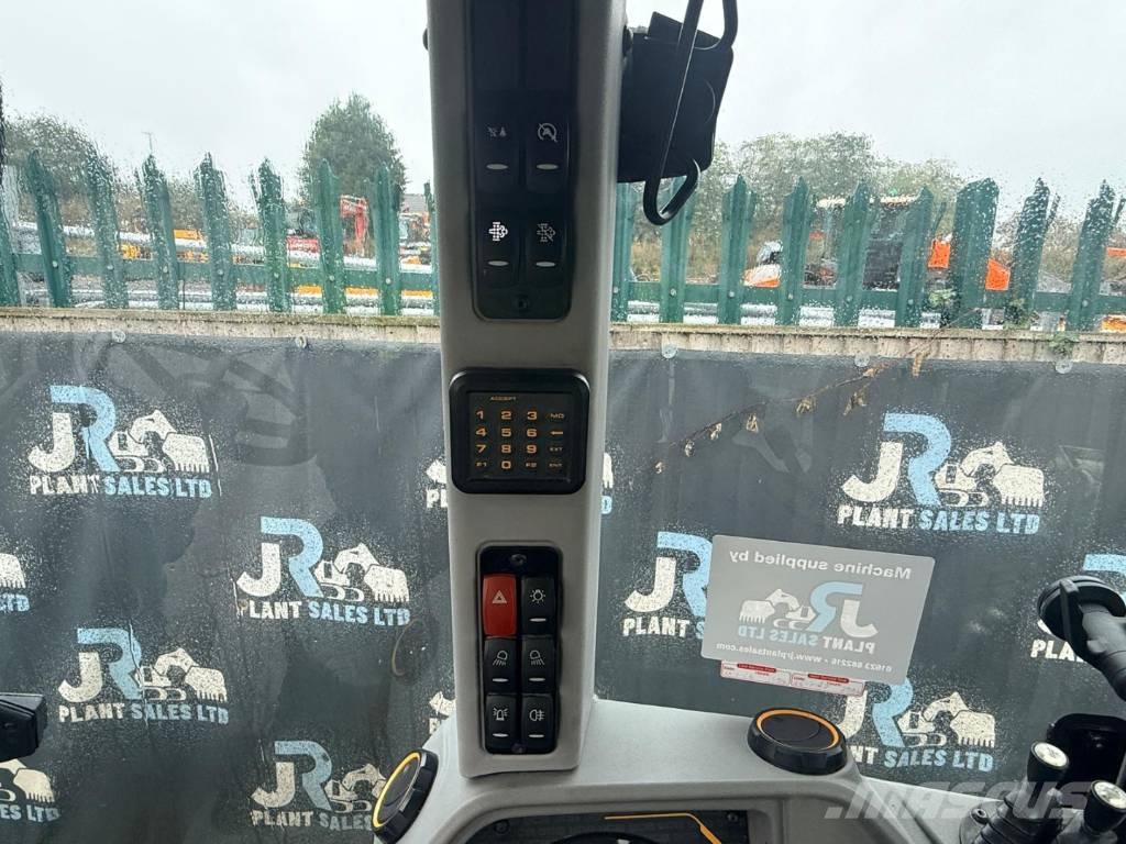 JCB 3 CX Backhoe loaders