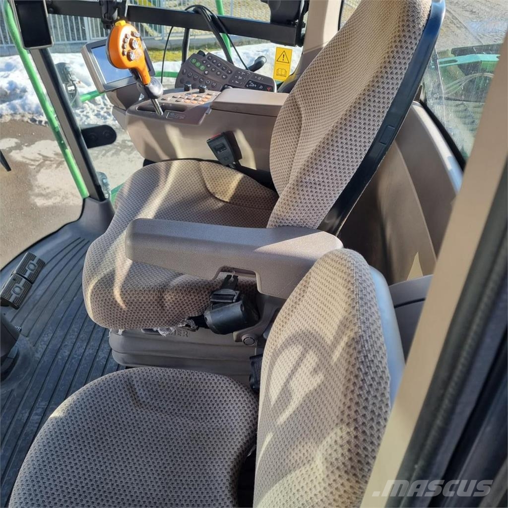 John Deere 8300i Selvdrevne fôrhøstere