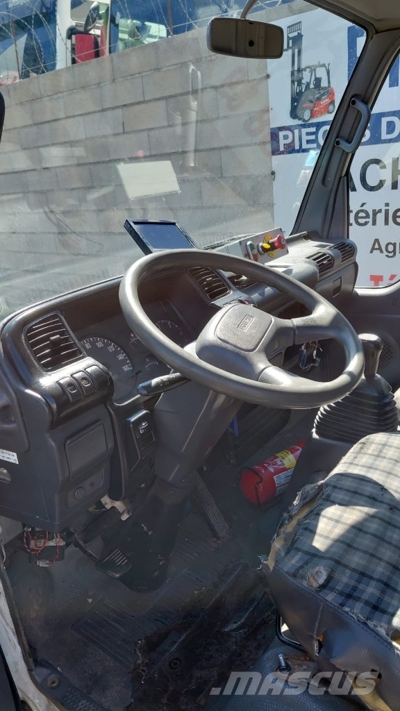 Isuzu N 35.125 Camiones de basura