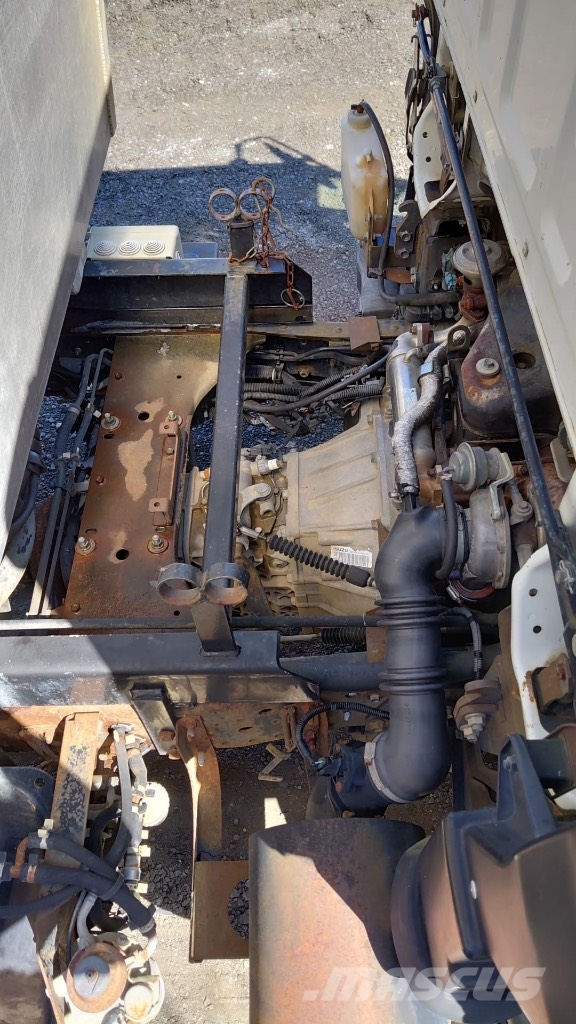 Isuzu N 35.125 Camiones de basura