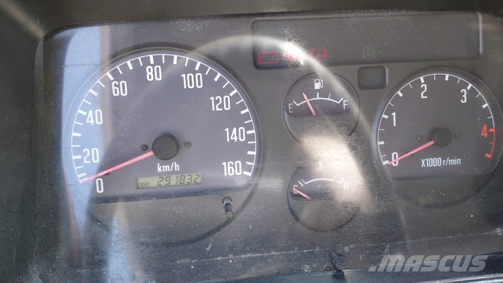 Isuzu N 35.125 Camiones de basura