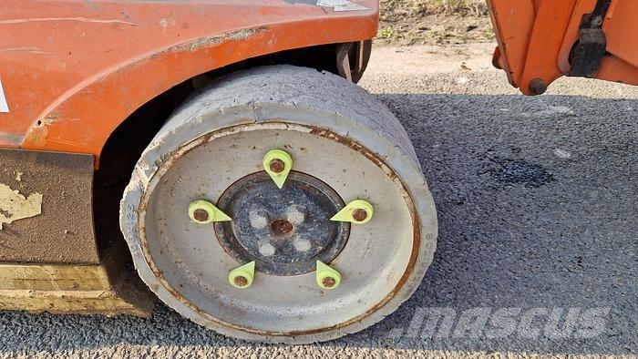 JLG T10E Druga dvigala in dvižne ploščadi