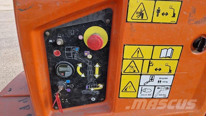 JLG T10E Druga dvigala in dvižne ploščadi