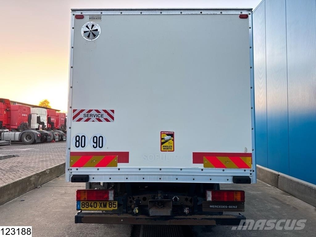 Mercedes-Benz 815 EURO 3, Manual transmission, Steel suspension 貨箱式卡車