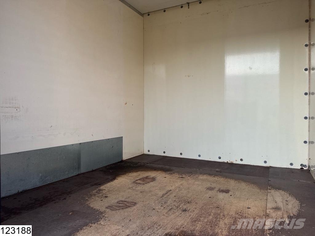 Mercedes-Benz 815 EURO 3, Manual transmission, Steel suspension 貨箱式卡車