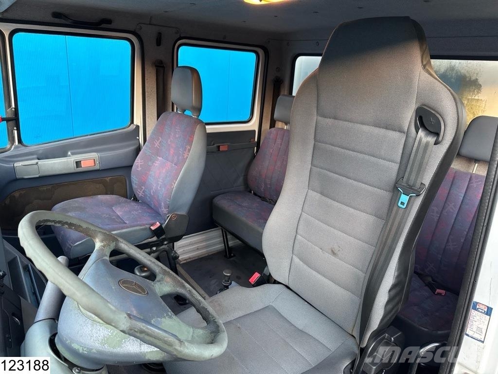 Mercedes-Benz 815 EURO 3, Manual transmission, Steel suspension 貨箱式卡車