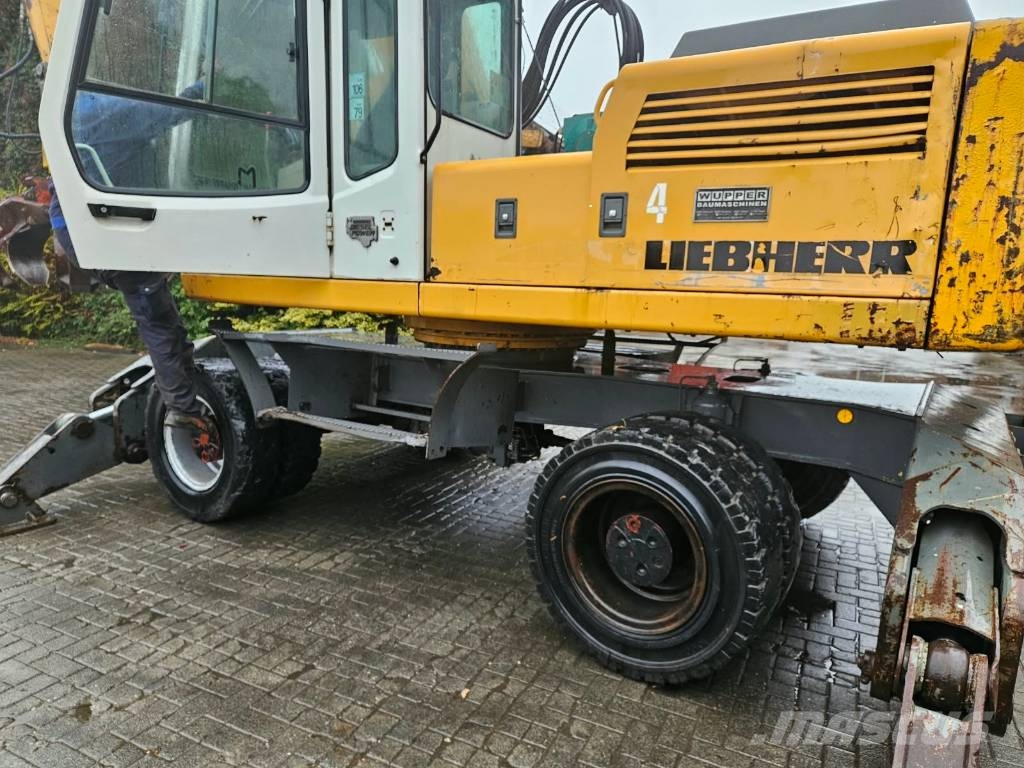Liebherr A 924 Litronic Bagri na kolesih