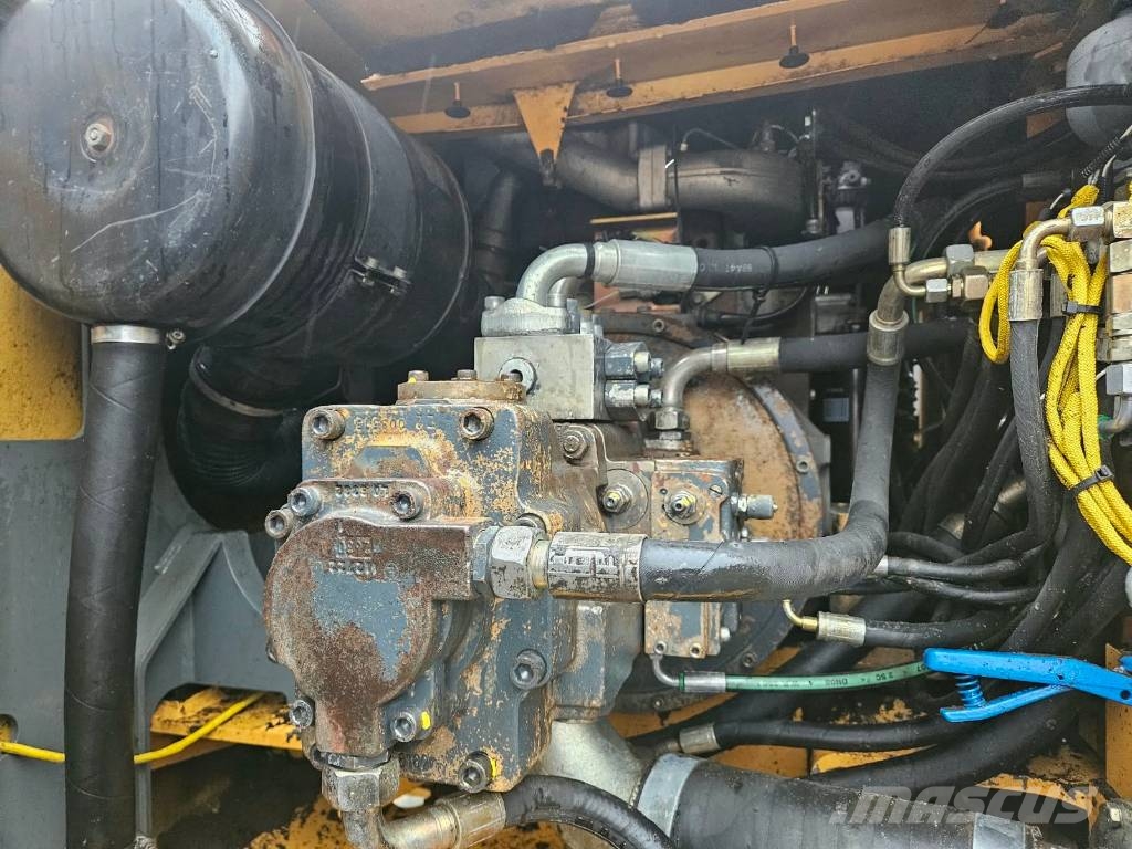 Liebherr A 924 Litronic Bagri na kolesih