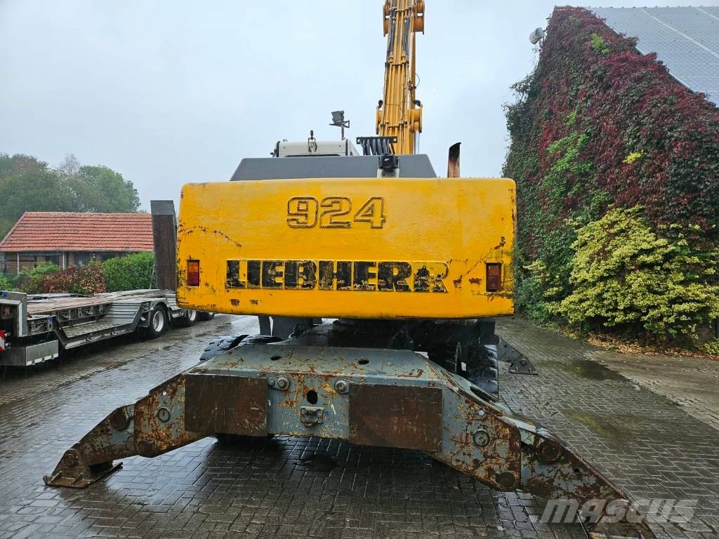 Liebherr A 924 Litronic Bagri na kolesih