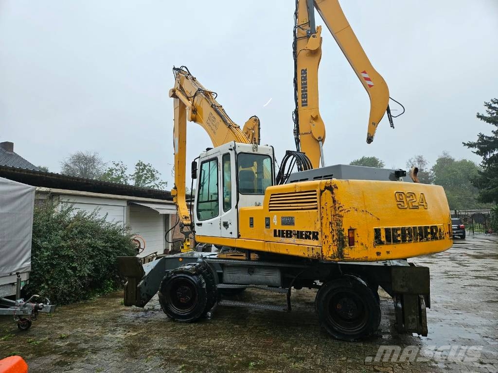 Liebherr A 924 Litronic Bagri na kolesih