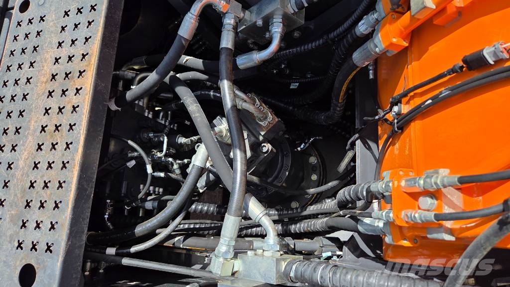 Doosan DX 225 LC 大型油圧ショベル12t以上（パワーショベル・ユンボ）
