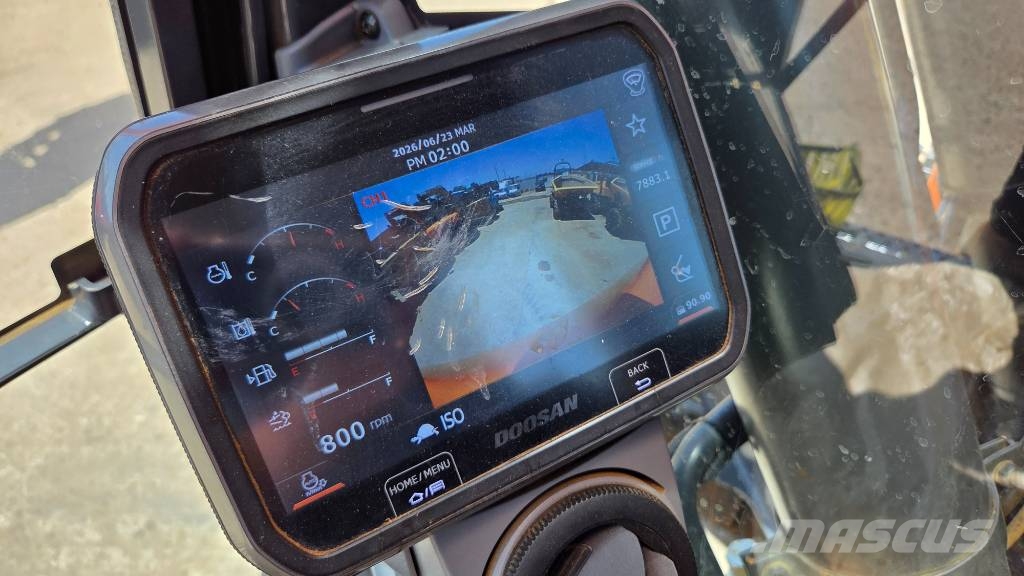 Doosan DX 225 LC 大型油圧ショベル12t以上（パワーショベル・ユンボ）