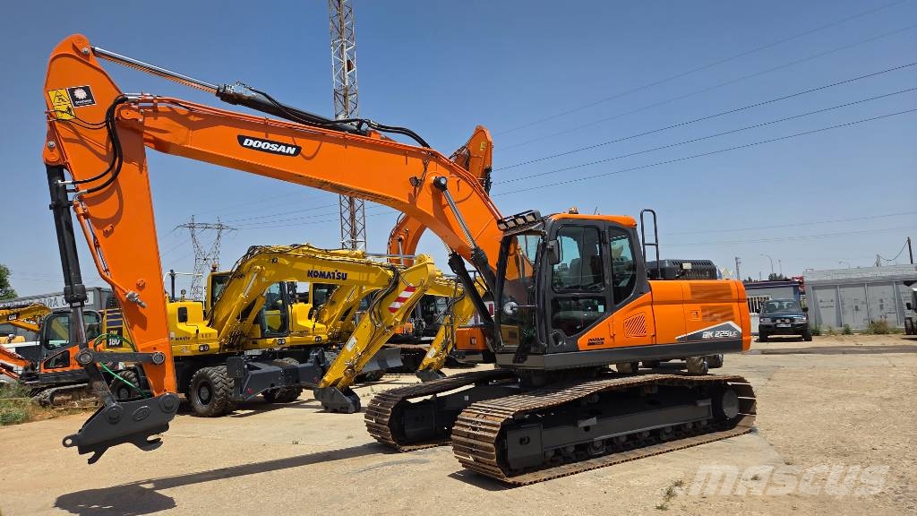 Doosan DX 225 LC 大型油圧ショベル12t以上（パワーショベル・ユンボ）