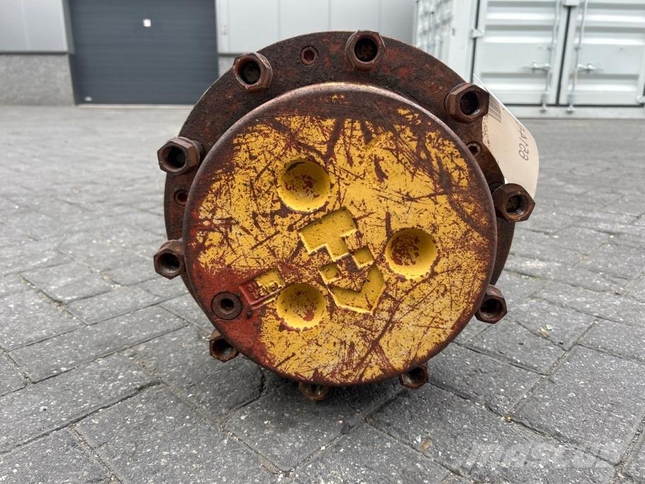 Schaeff SKS661-Clark-Hurth-Axle/Achse/As Axles