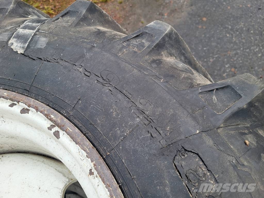 Valtra 6000- sarja rengaskierto vanteineen Gume, točkovi i felne