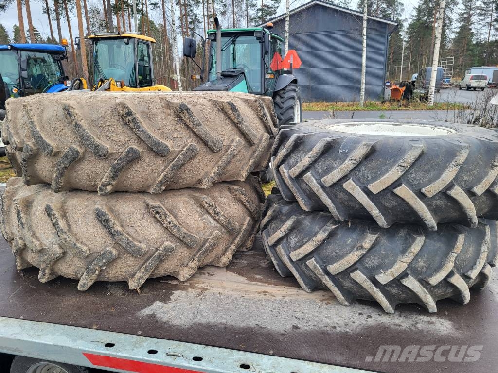 Valtra 6000- sarja rengaskierto vanteineen Gume, točkovi i felne