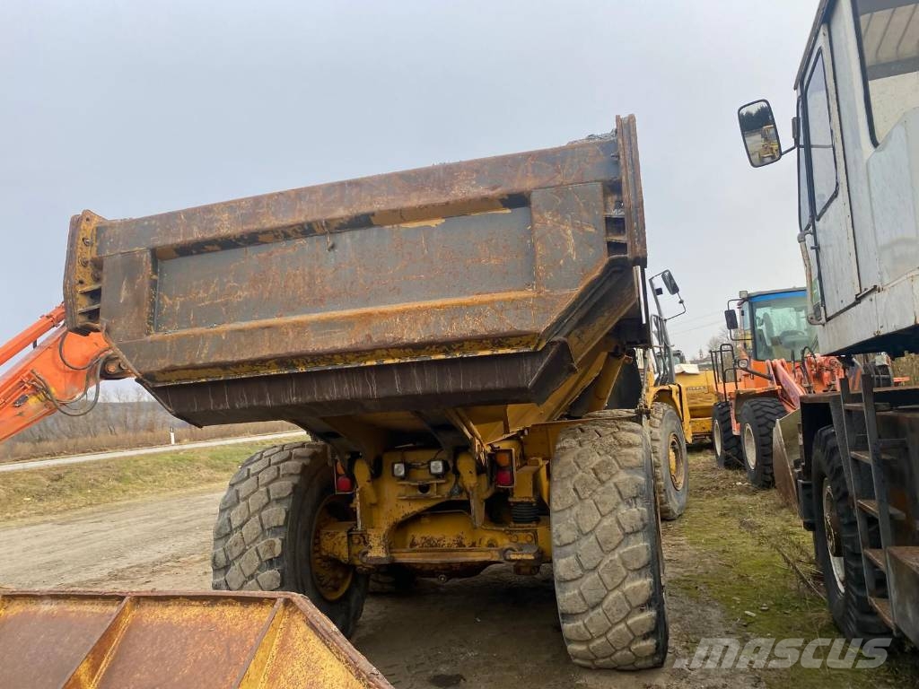 CAT 730 Dumper - Knickgelenk