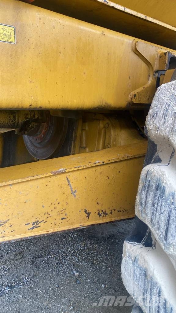 CAT 730 Dumper - Knickgelenk