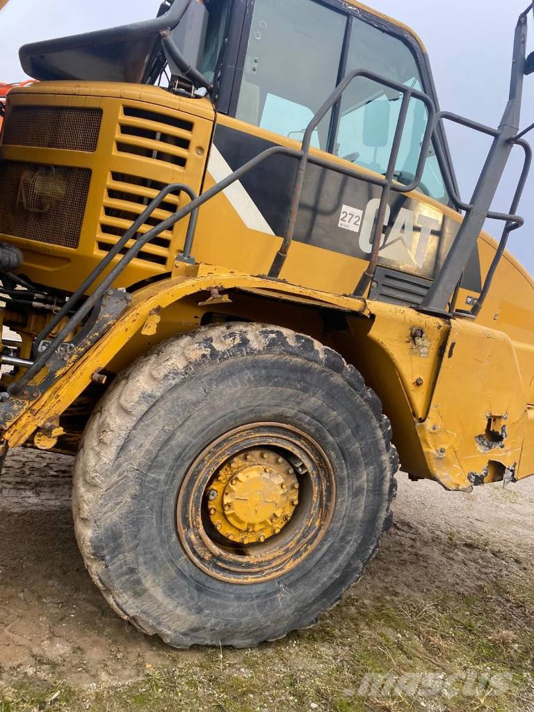 CAT 730 Dumper - Knickgelenk