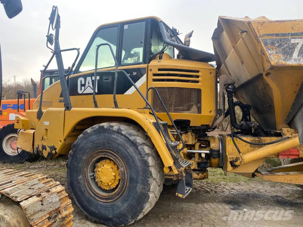 CAT 730 Dumper - Knickgelenk