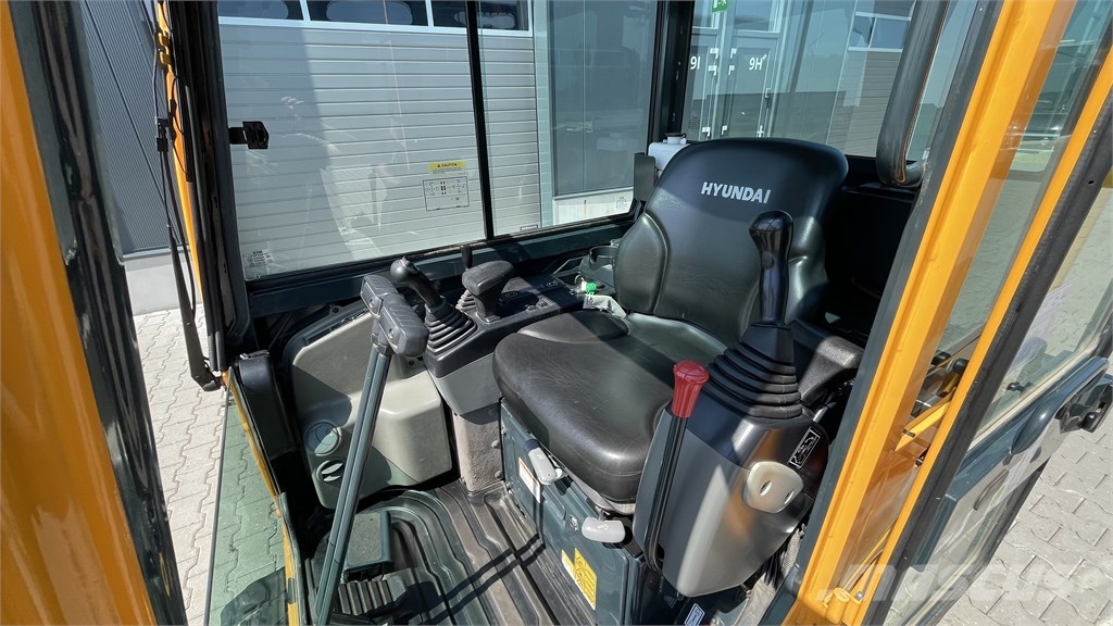 Hyundai R18-9AK Mini bagri <7t
