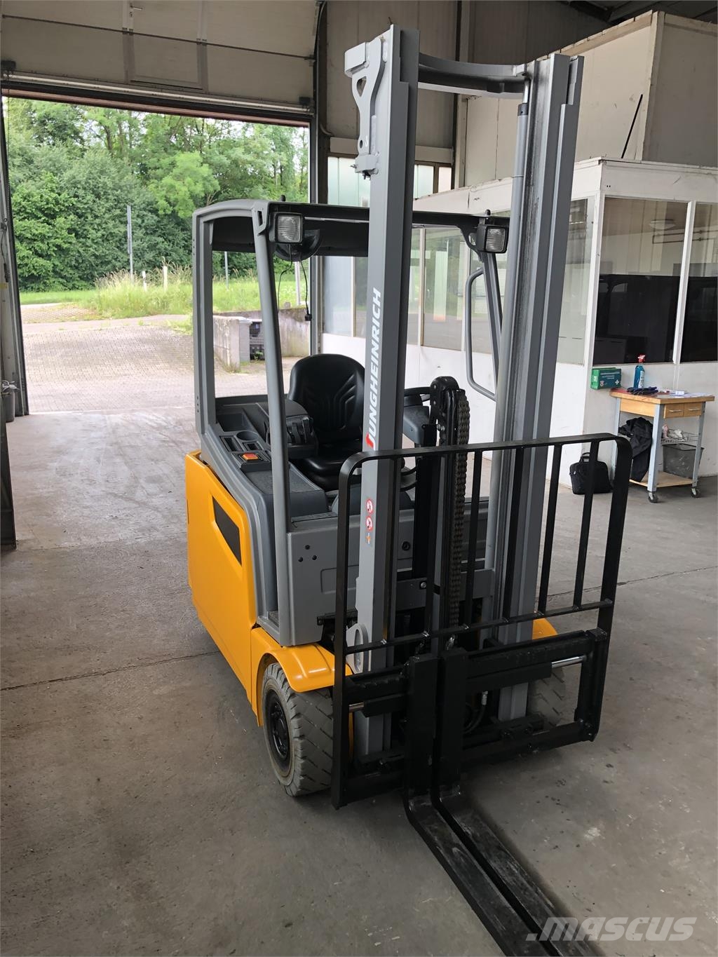 Jungheinrich EFG 216 Electric forklifts