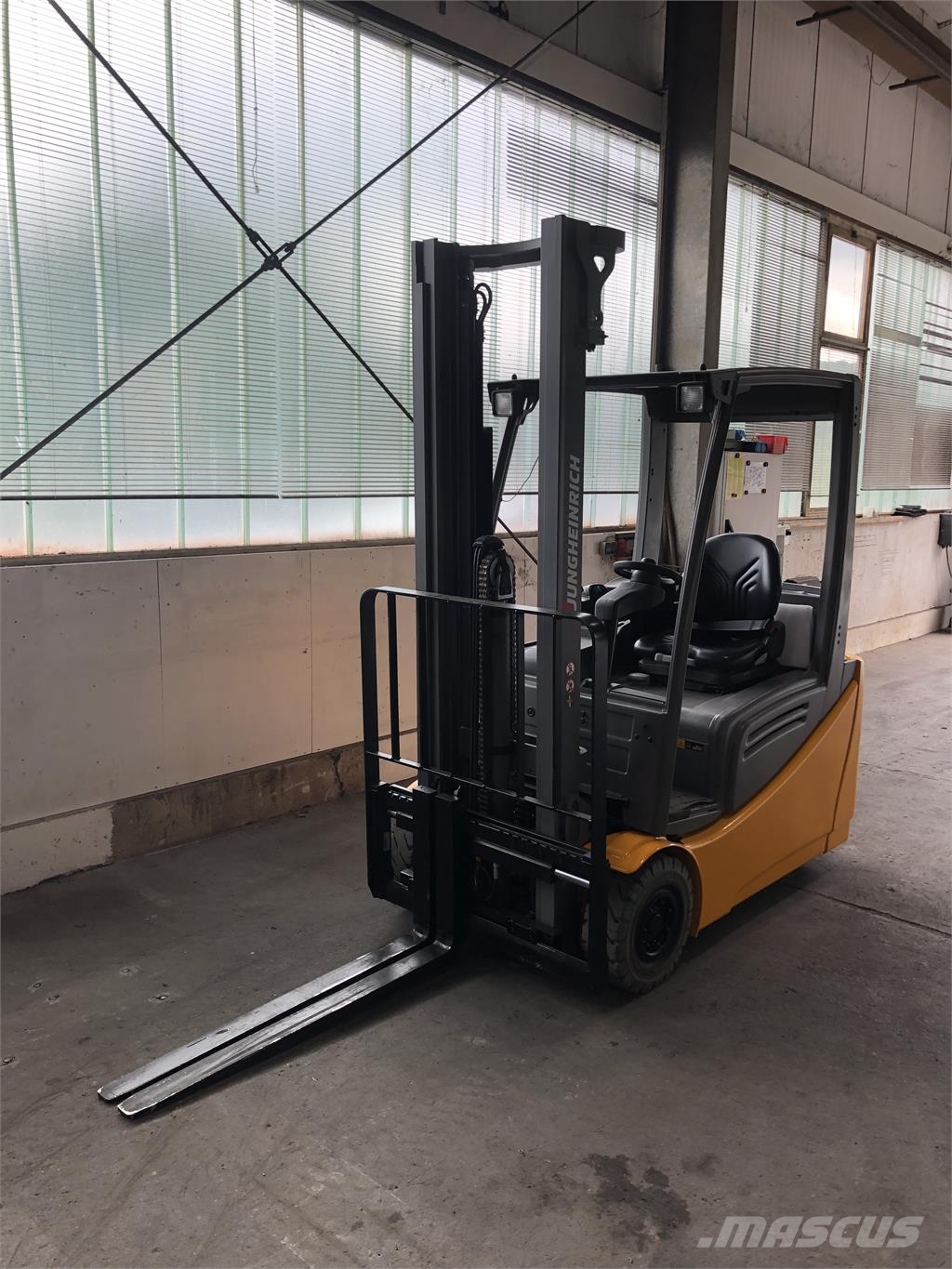 Jungheinrich EFG 216 Electric forklifts