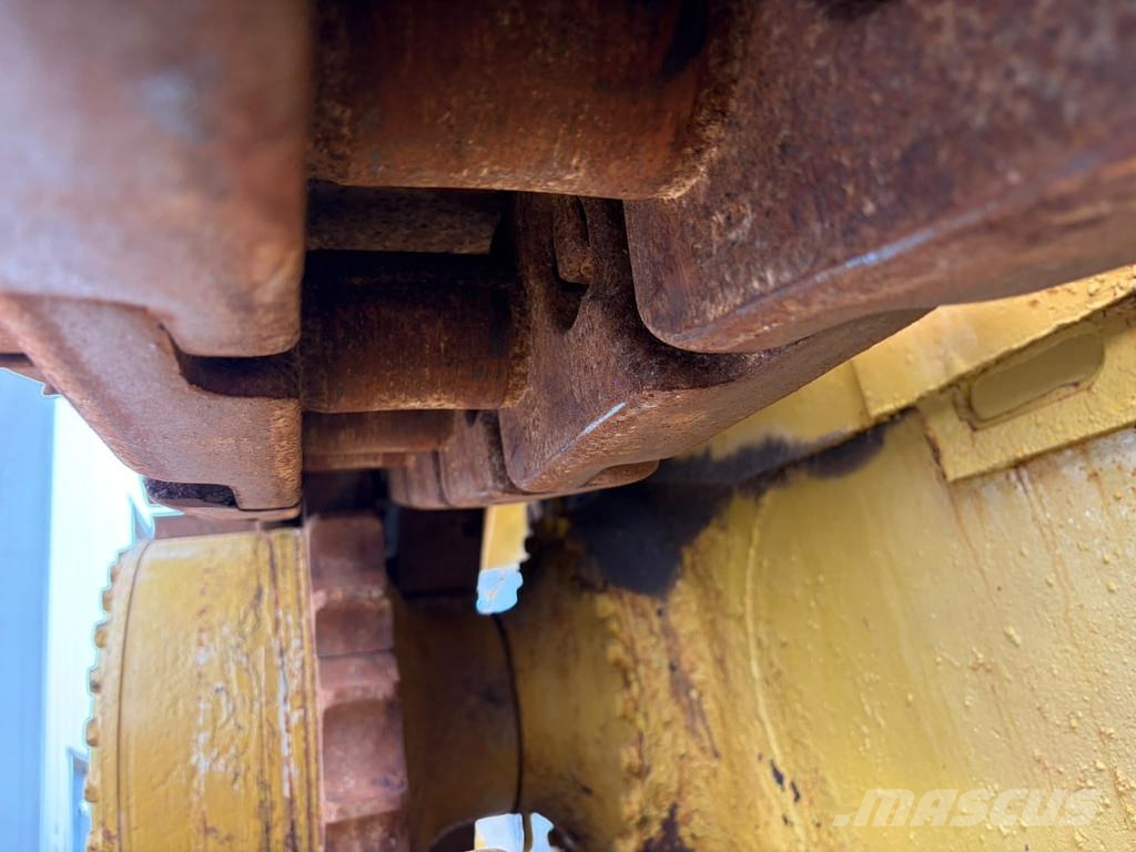 CAT D8R ブルドーザー