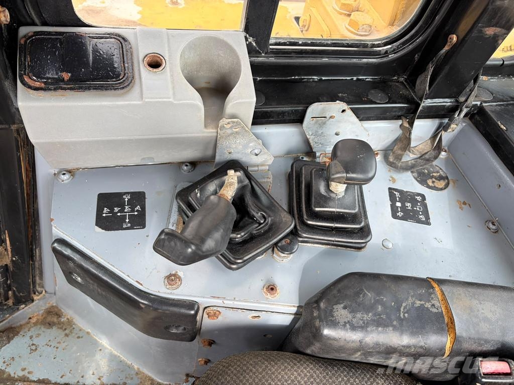 CAT D8R ブルドーザー