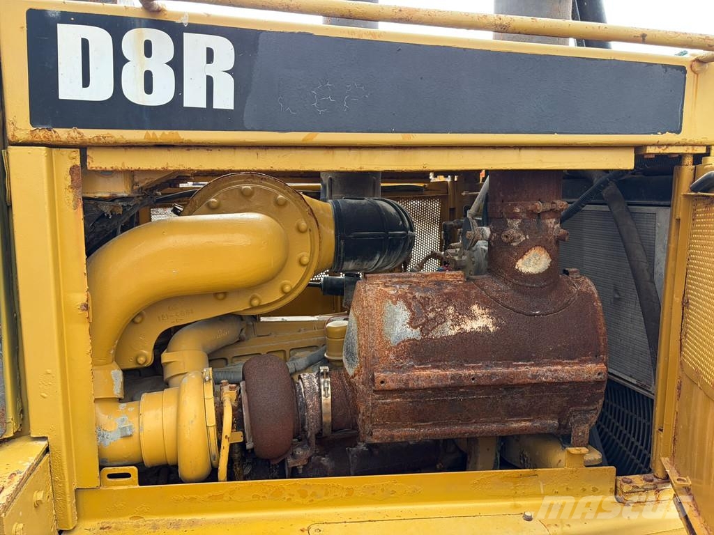 CAT D8R ブルドーザー