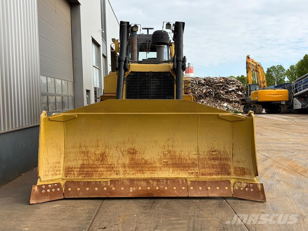 CAT D8R Pásové dozery
