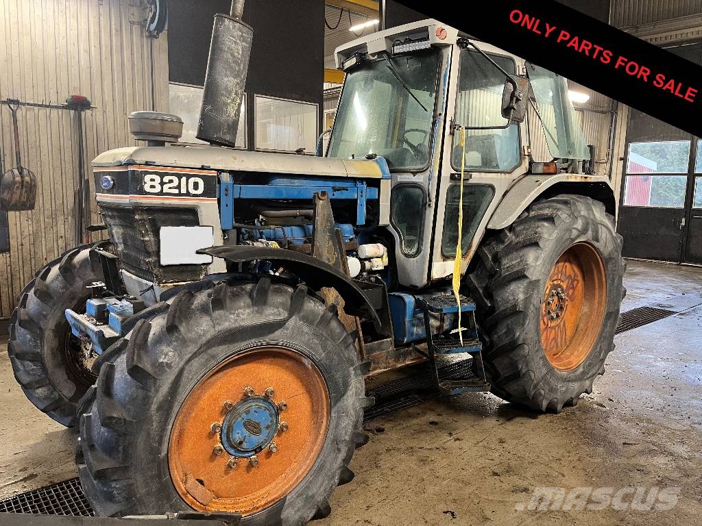 Ford 8210 Dismantled. Only spare parts Tracteur
