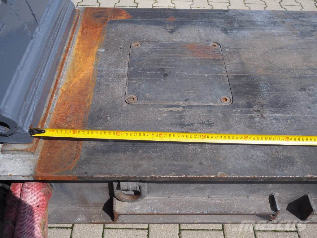 Recker SA-DLS Tieflader-Auflieger